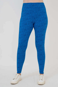 Model wearing cobalt blue Riley leggings, front view