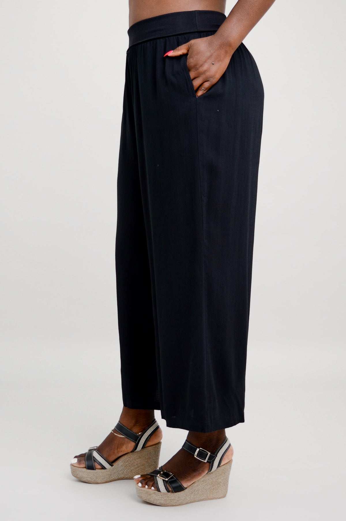Landon Capri, Black, Linen Bamboo