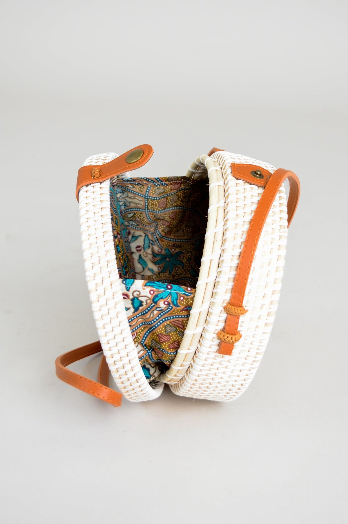 Round Rattan Purse, White large