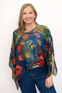 Silk Poncho, Lovalie