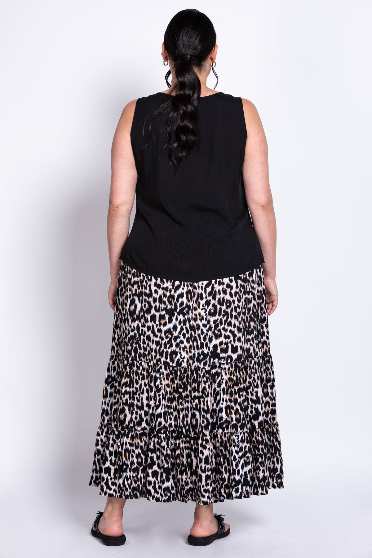 Tibby Skirt, Jomoka