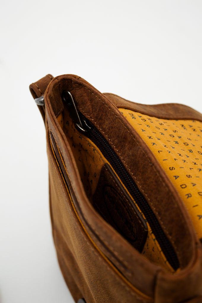 Adrian Klis 2845, Buffalo Purse