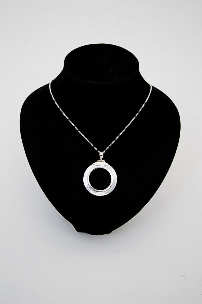 Mop Shell Pendant Necklace - 768