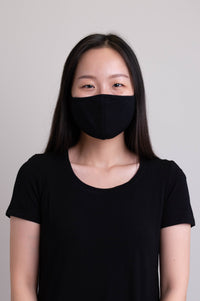 Unisex black comfortable face mask made with natural bamboo fibers.