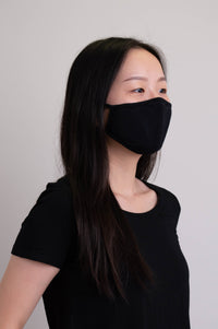 Unisex black comfortable face mask made with natural bamboo fibers.